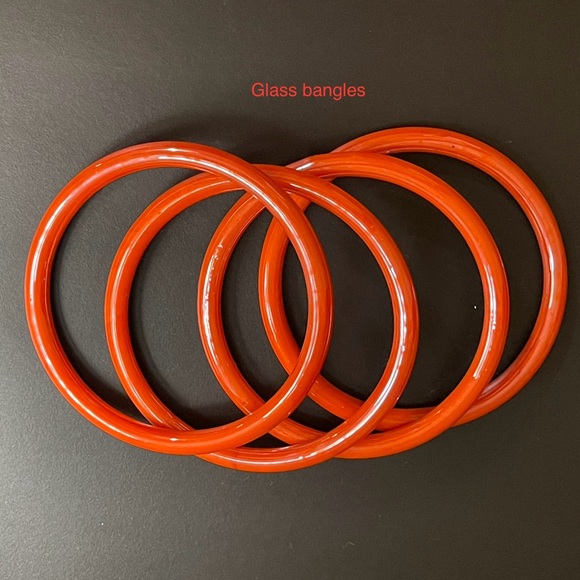 Coral colored glass bangles - Picture 2 of 3